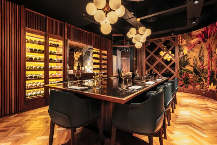 PRIVATE DINING ROOM<br />(MEDIUM)