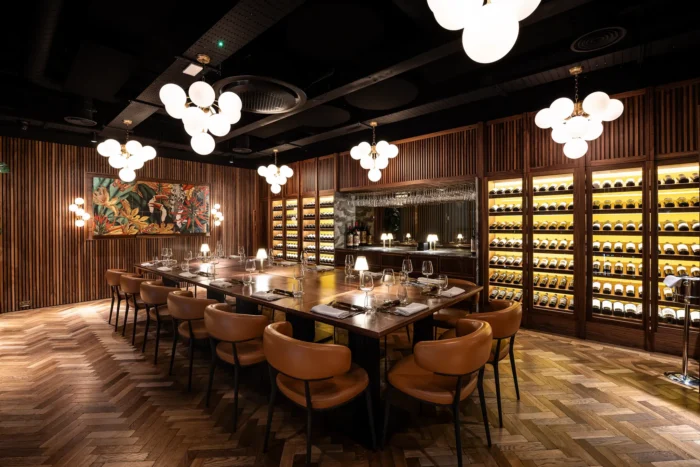 PRIVATE DINING ROOM <br />(LARGE)
